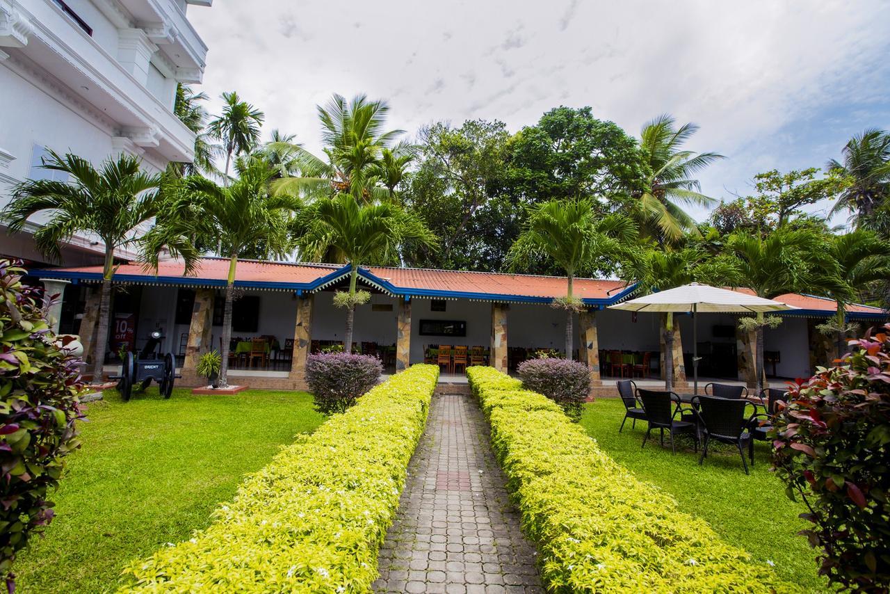 Euro Star Hotel Katunayaka Exterior foto